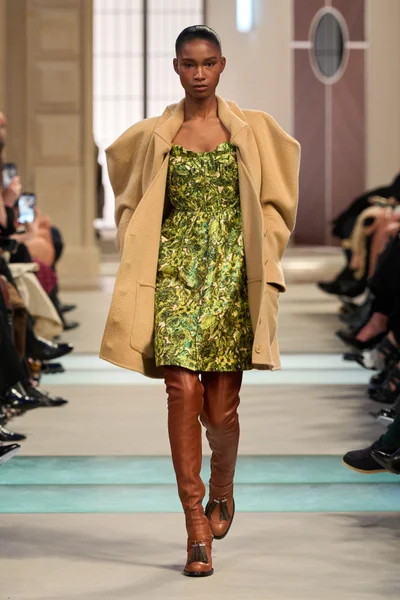 Look 43